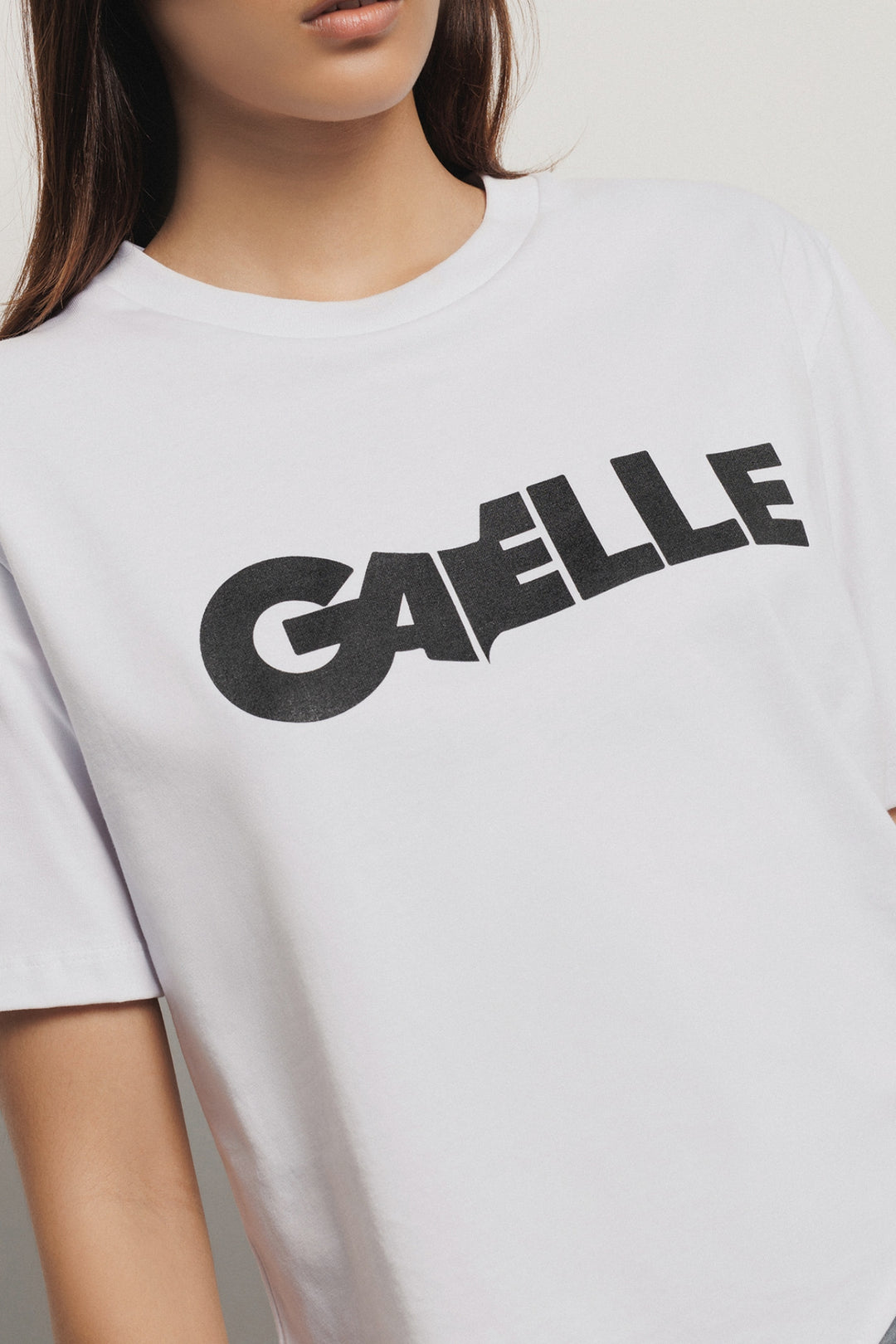 T-SHIRT BRANCA COM FRANZIDO GAELLE PARIS