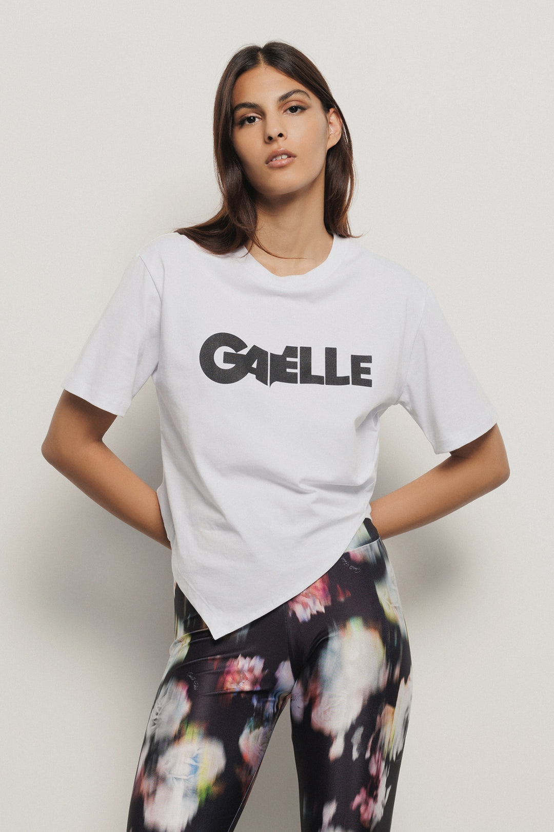 T-SHIRT BRANCA COM FRANZIDO GAELLE PARIS