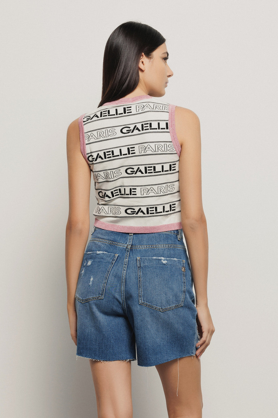 TOP MALHA BRANCO COM CONRASTE ROSA GAELLE PARIS