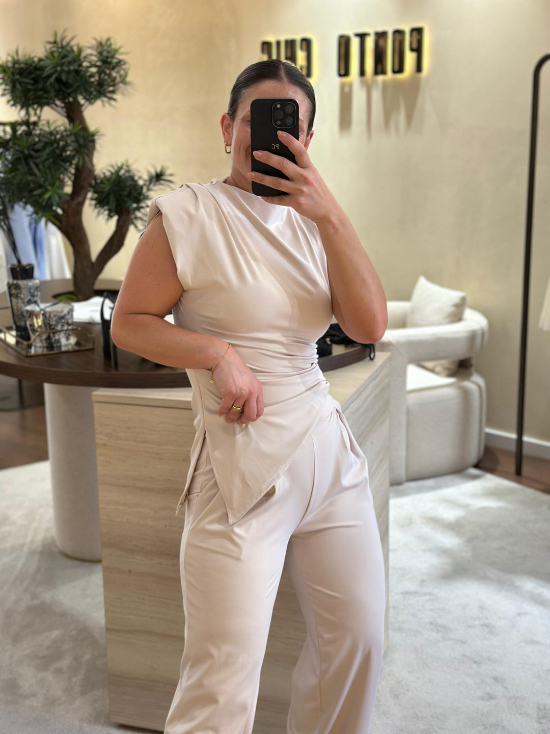 CONJUNTO BEGE DE TOP E PANTALONA PONTO CHIC