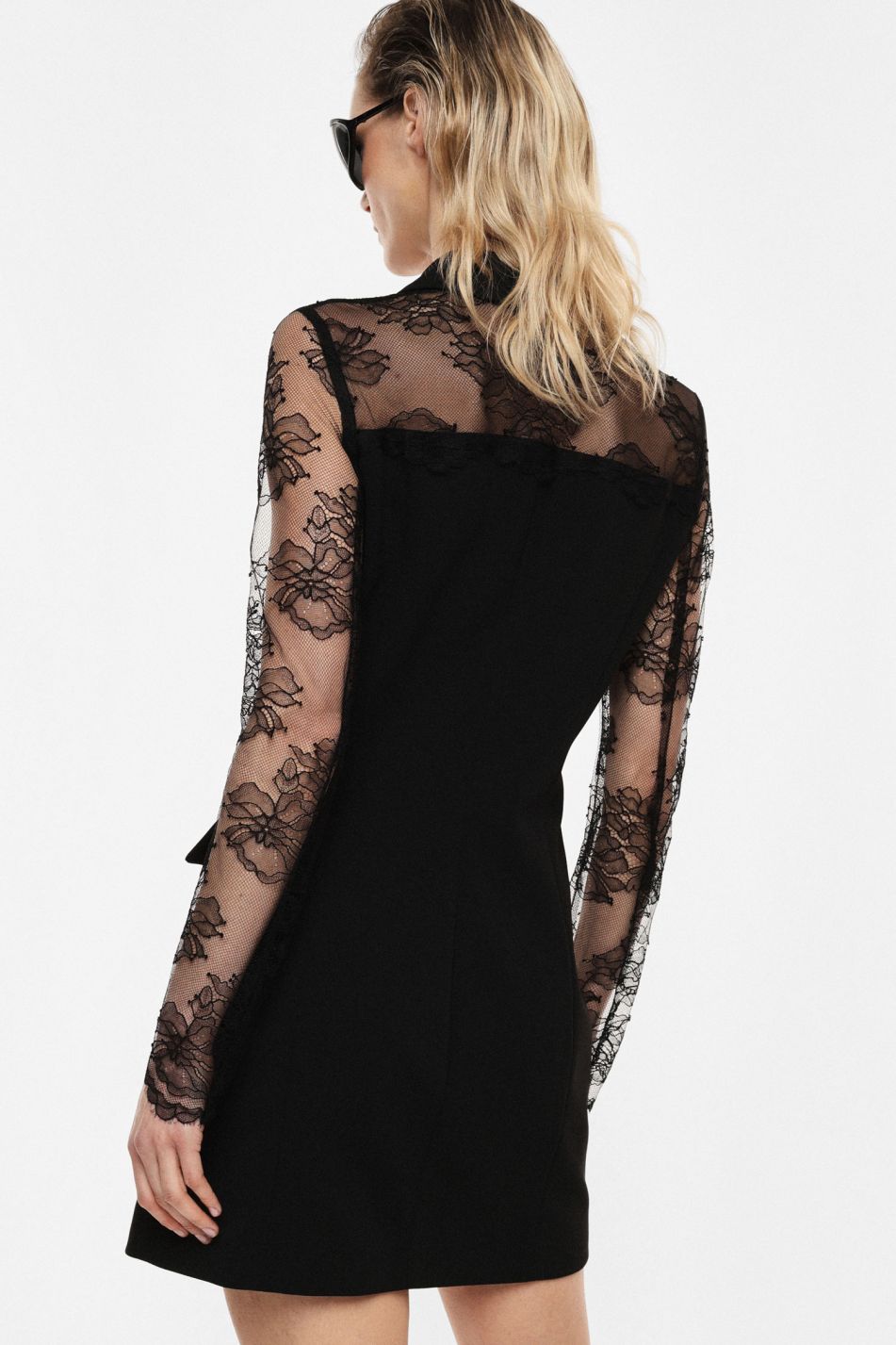 VESTIDO BLAZER PRETO COM RENDA E GOLA EM CETIM IMPERIAL