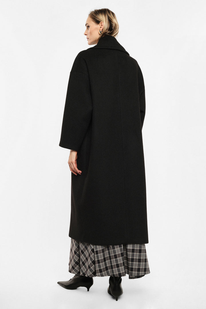 SOBRETUDO COMPRIDO PRETO OVERSIZE COM LAPELAS LARGAS IMPERIAL