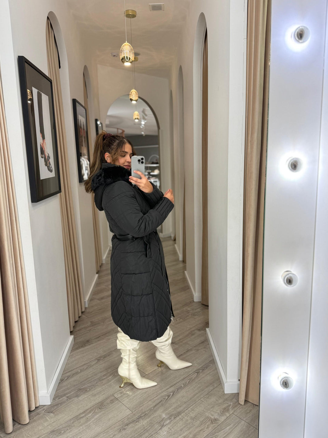 CASACO ACOLCHOADO PRETO COM PELO PONTO CHIC