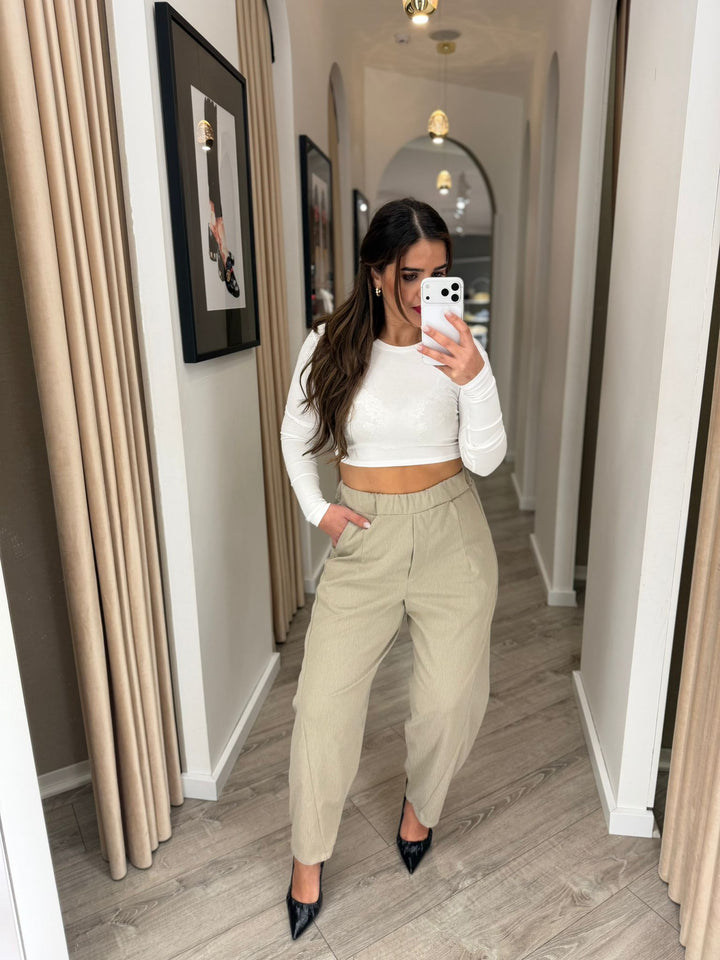 TOP CROPPED BRANCO MANGA COMPRIDA PONTO CHIC