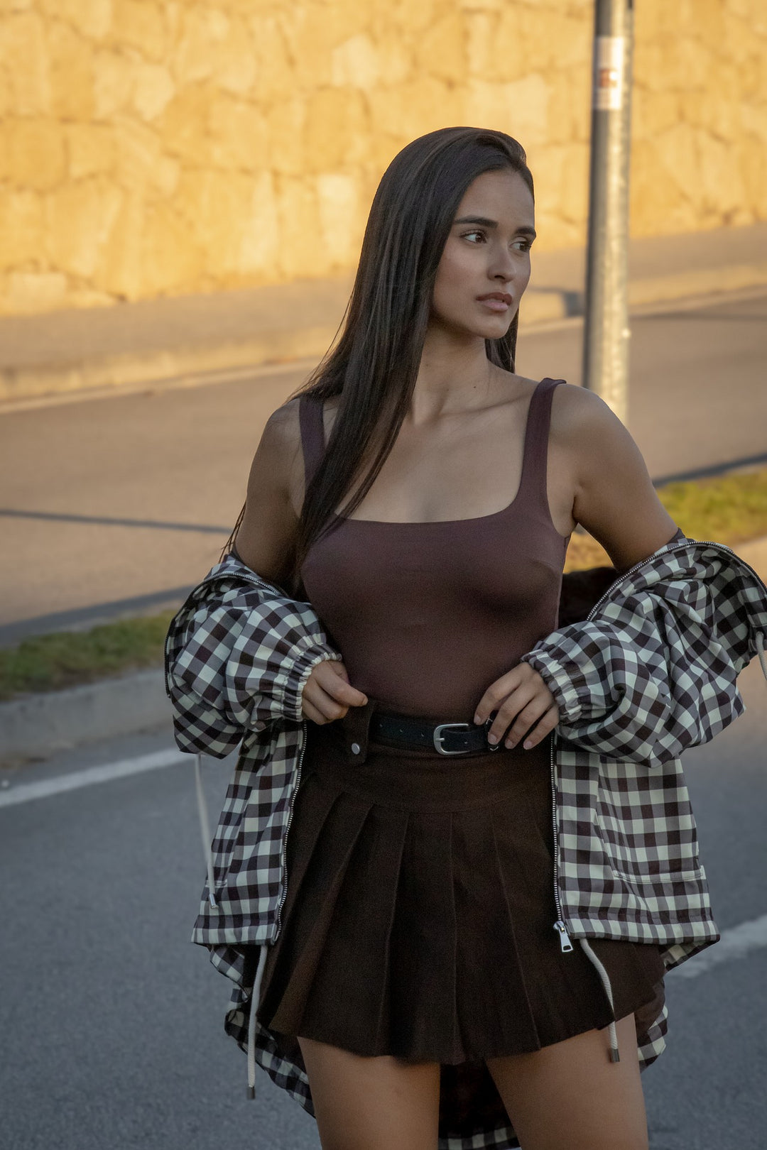 SAIA PRETA PLISSADA COM CINTO PONTO CHIC