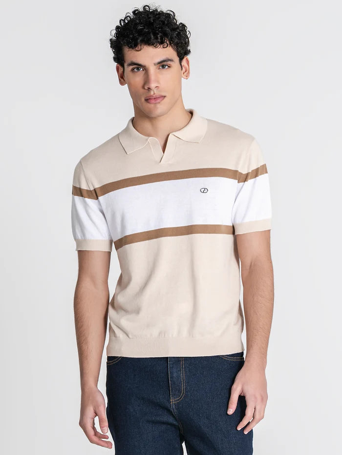 POLO DE MALHA BEGE ÀS RISCAS PONTO CHIC