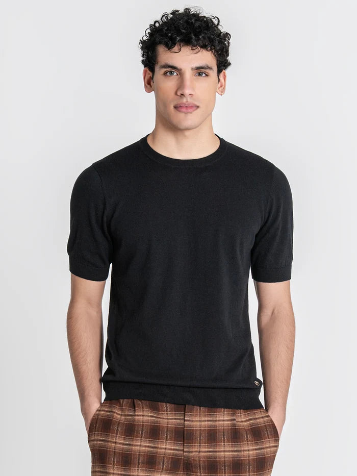 T-SHIRT PRETA DE MALHA LISA PONTO CHIC