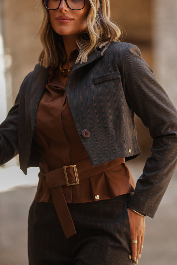 BLAZER CURTO CINZENTO COM RISCAS VERTICAIS MISS YOU