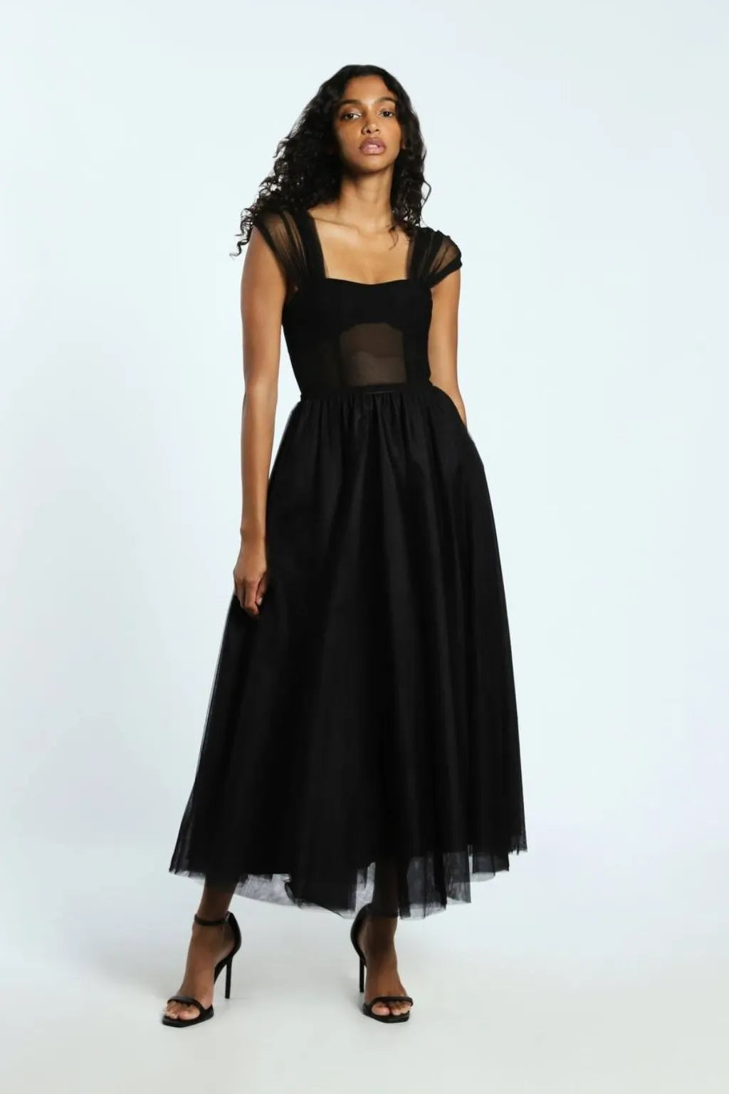 VESTIDO PRETO COMPRIDO EM TULE COM ALÇAS IMPERIAL