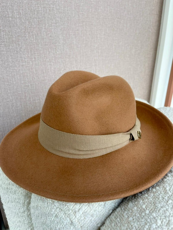 CHAPÉU CAMEL COM FITA DE TECIDO RINASCIMENTO