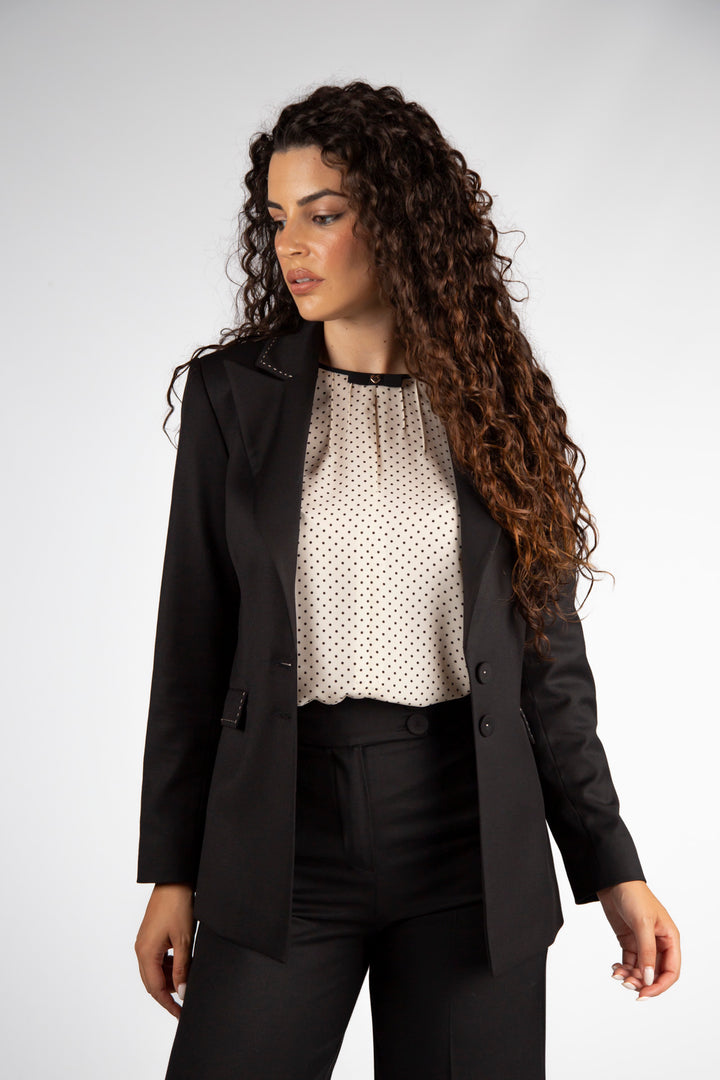 BLAZER PRETO COM DETALHE DE COSTURA SILVINA CAMPOS