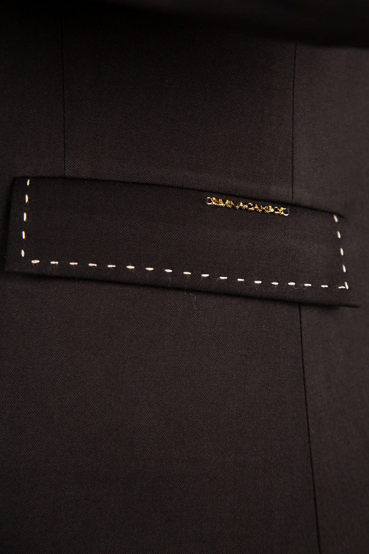 BLAZER PRETO COM DETALHE DE COSTURA SILVINA CAMPOS