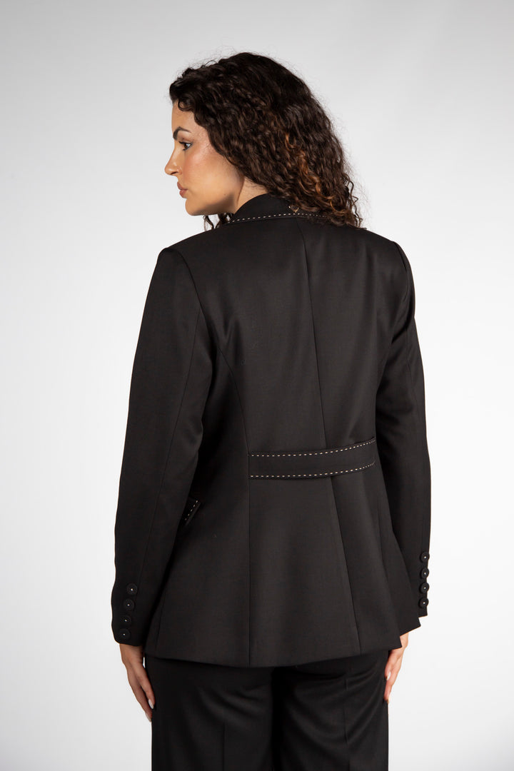 BLAZER PRETO COM DETALHE DE COSTURA SILVINA CAMPOS