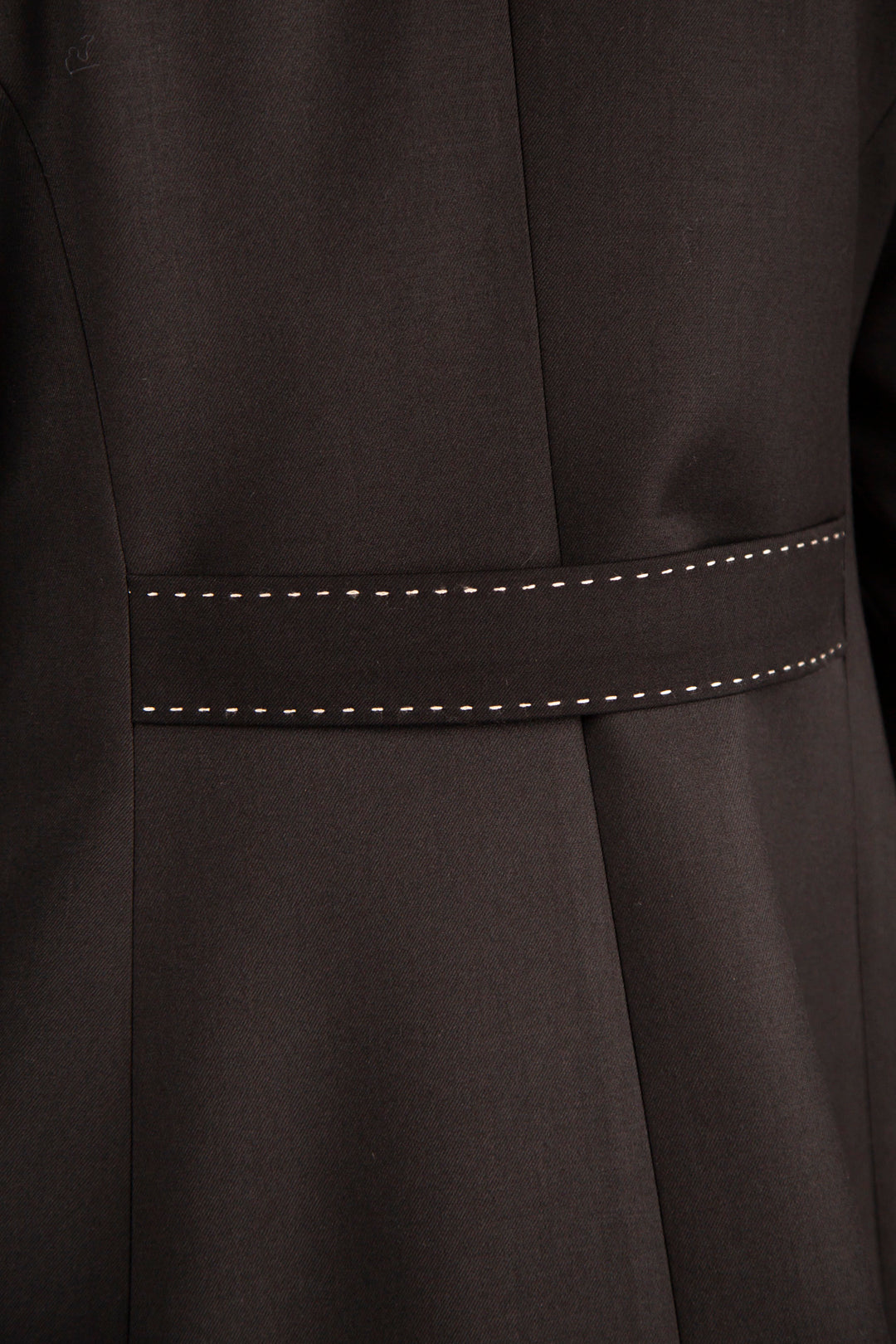 BLAZER PRETO COM DETALHE DE COSTURA SILVINA CAMPOS