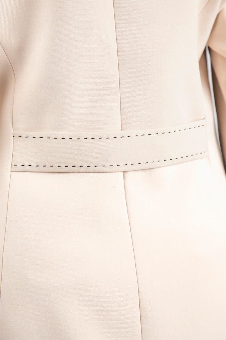 BLAZER BEGE COM DETALHE DE COSTURA SILVINA CAMPOS