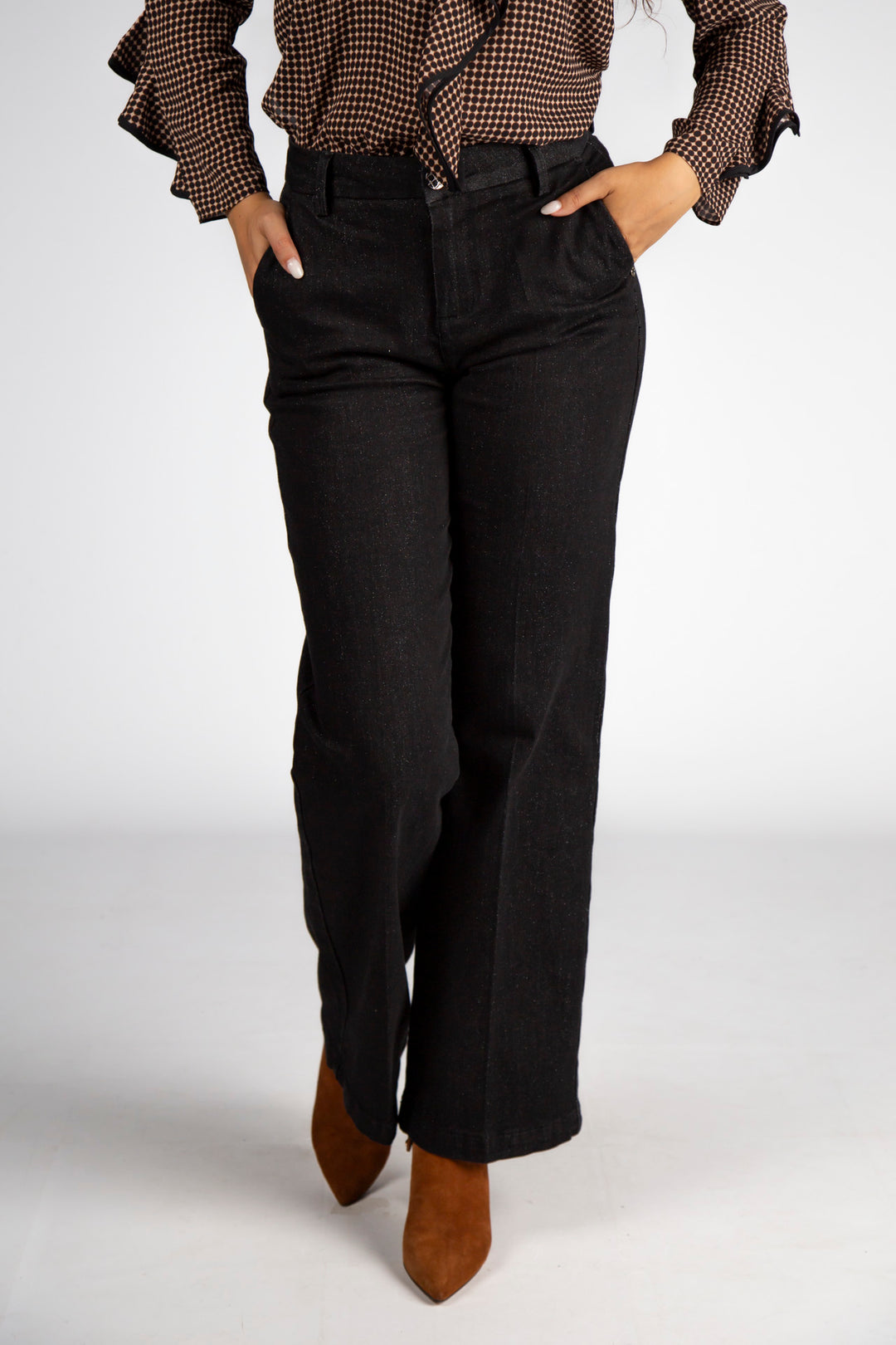CALÇA PANTALONA PRETA COM PURPINAS SILVINA CAMPOS