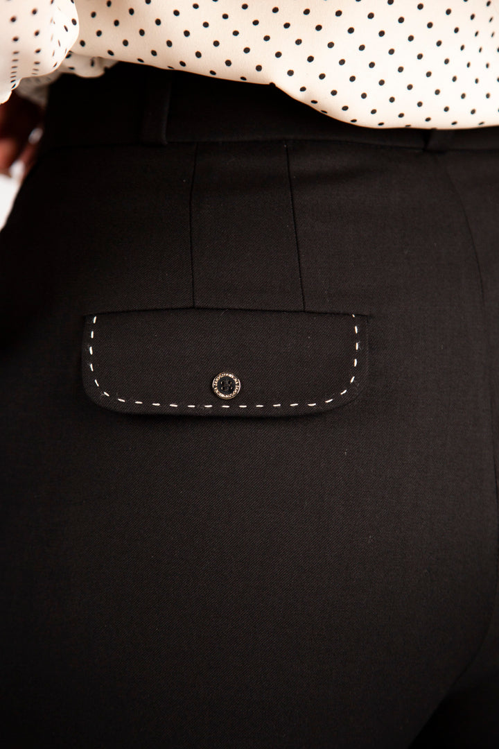 BLAZER PRETO COM DETALHE DE COSTURA SILVINA CAMPOS