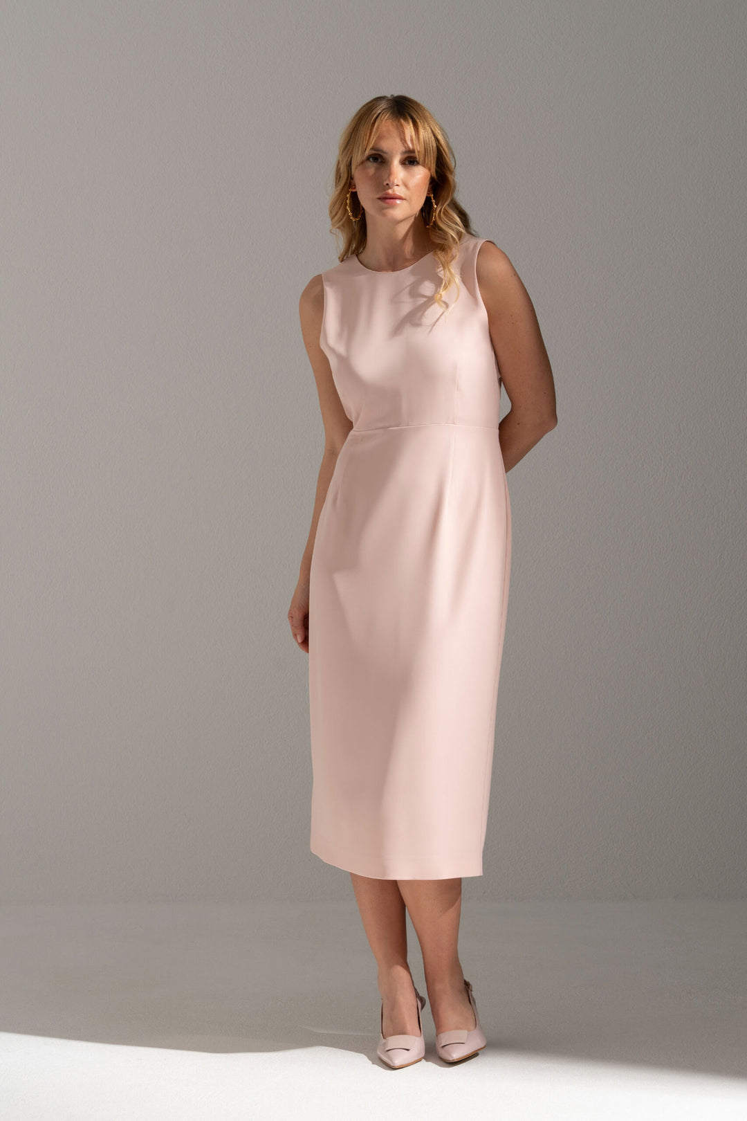 VESTIDO MIDI ROSA COM DECOTE NAS COSTAS FERRACHE