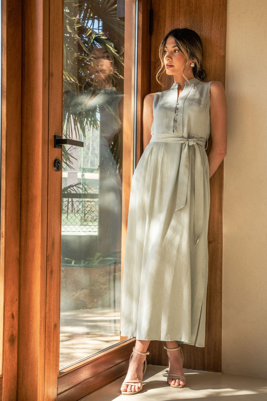 VESTIDO MIDI FLUIDO VERDE CHAMPANHE COM CINTO FERRACHE