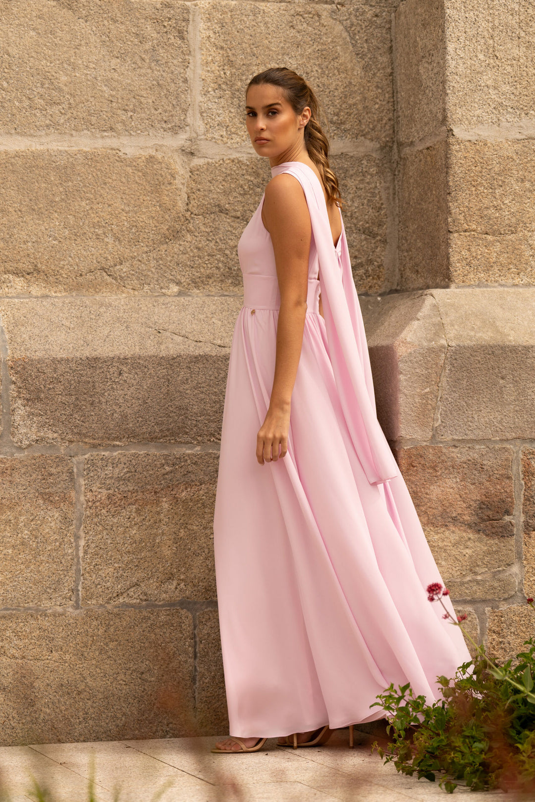 VESTIDO COMPRIDO ROSA COM ECHARPE FERRACHE