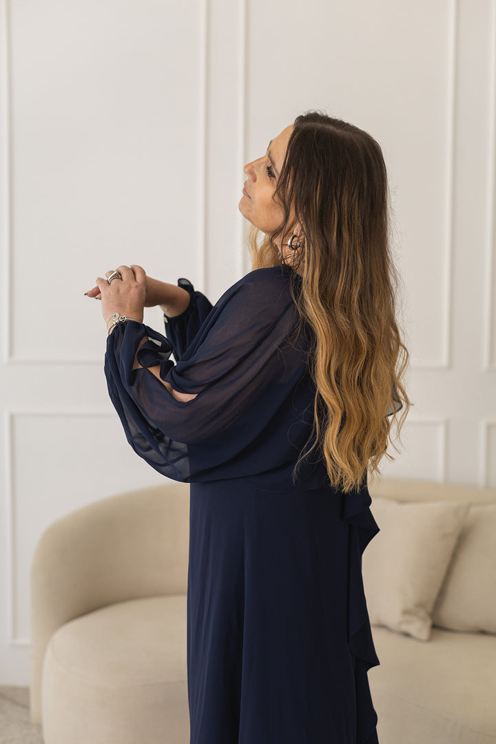 VESTIDO COMPRIDO AZUL MARINHO COM FOLHO NA COSTA SILVINA CAMPOS