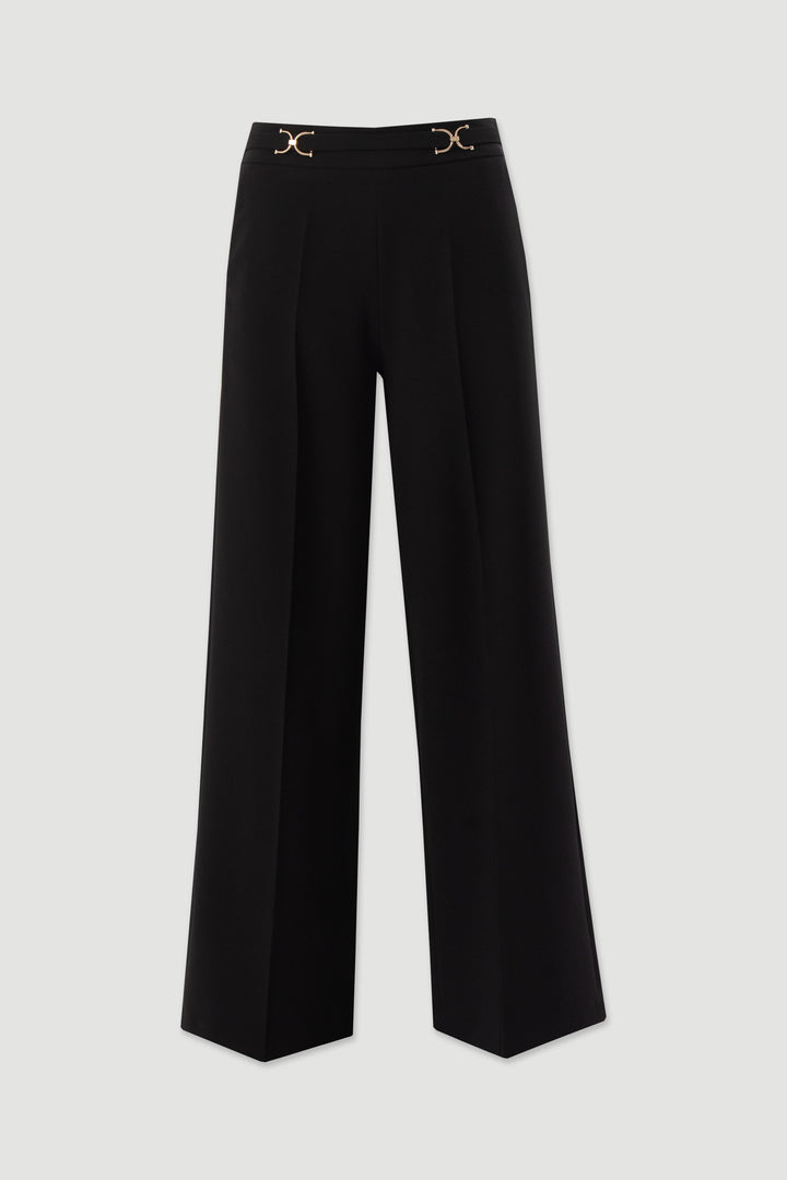 CALÇA PRETA WIDE LEG COM DETALHES METÁLICOS FERRACHE