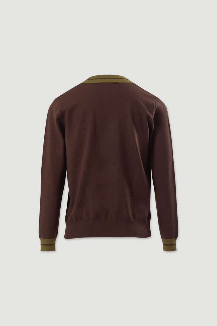 CAMISOLA DE MALHA CASTANHA COM DECOTE EM V CONTRASTANTE FERRACHE