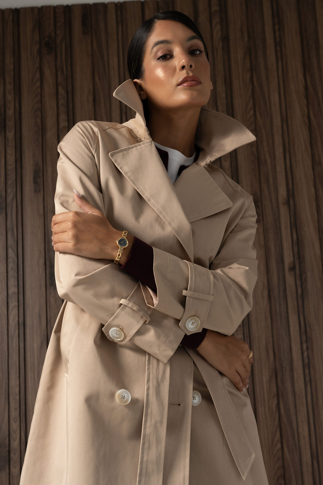 Trench coat bege com cinto Ferrache | Ponto Chic