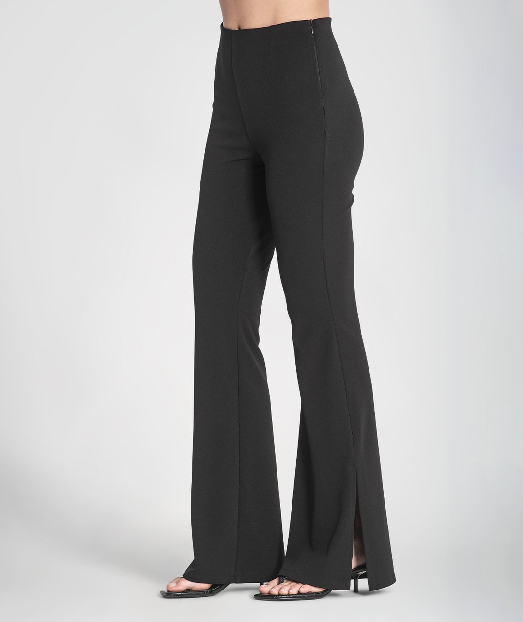 CALÇA PRETA BOCA DE SINO RUGA