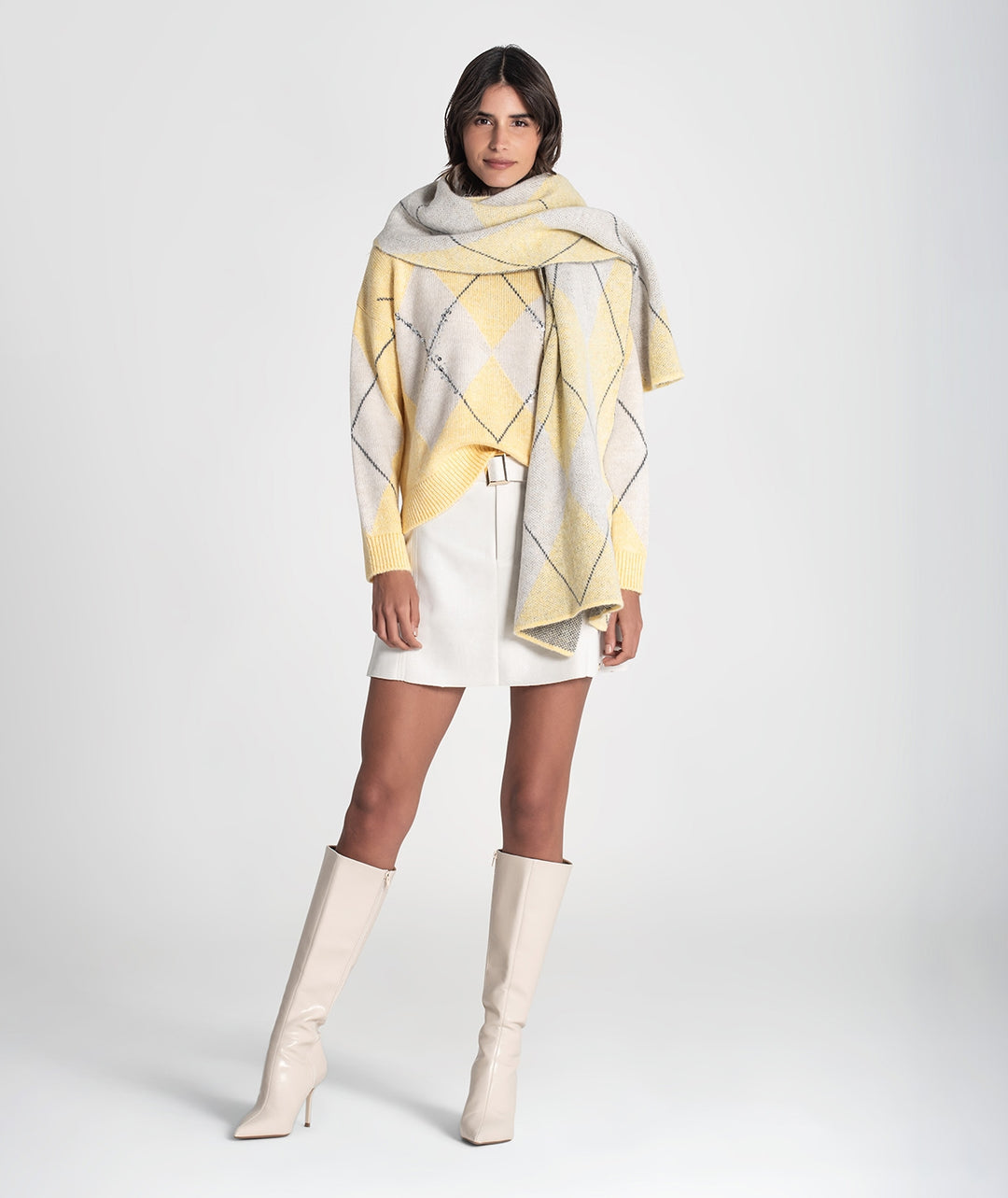 CAMISOLA PADRÃO AMARELO E BEGE COM LANTEJOULAS RUGA