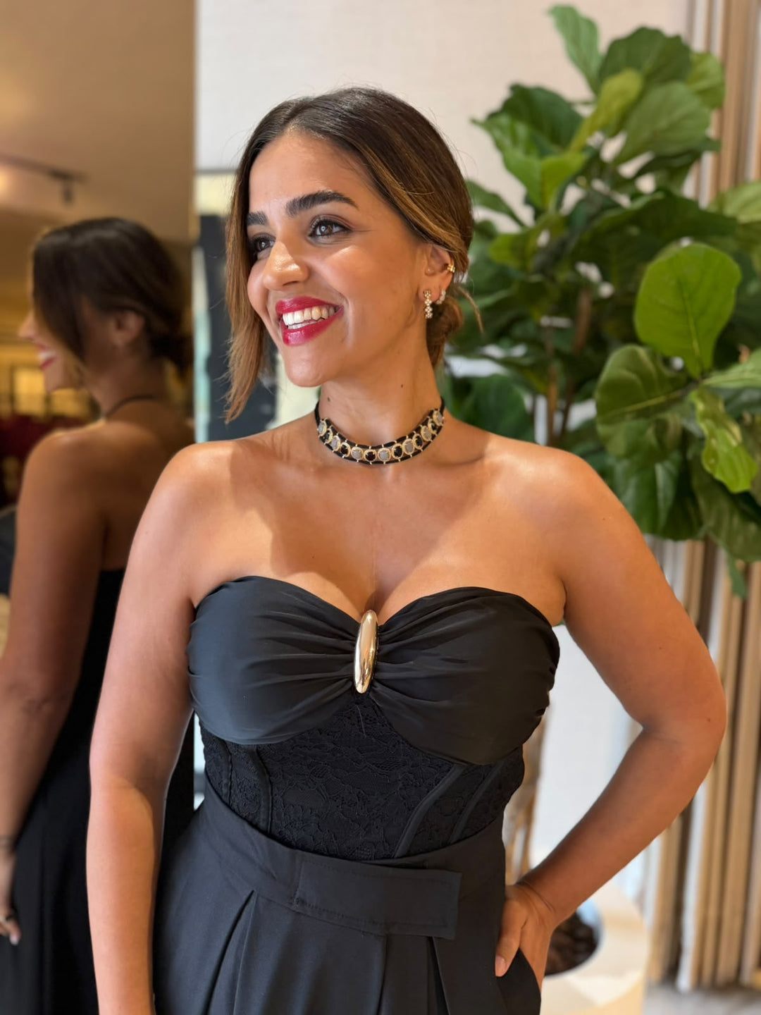 CORPETE PRETO CAI-CAI EM RENDA COM COPAS E PORMENOR DOURADO PONTO CHIC