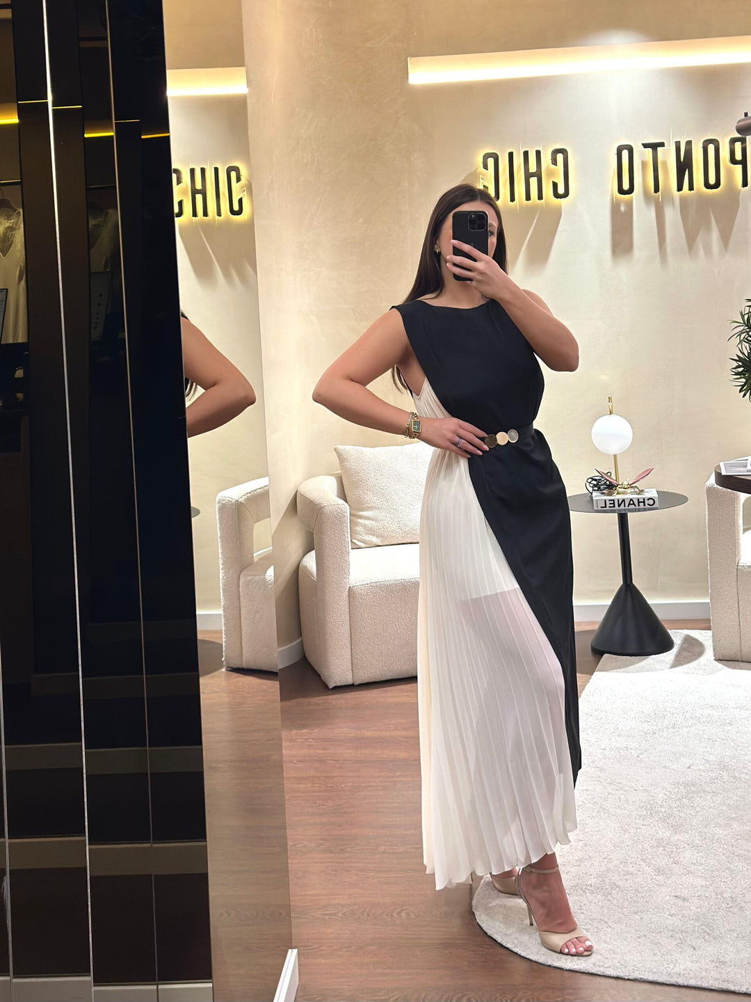 VESTIDO COMPRIDO COM PLISSADO SIMONA CORSELLINI