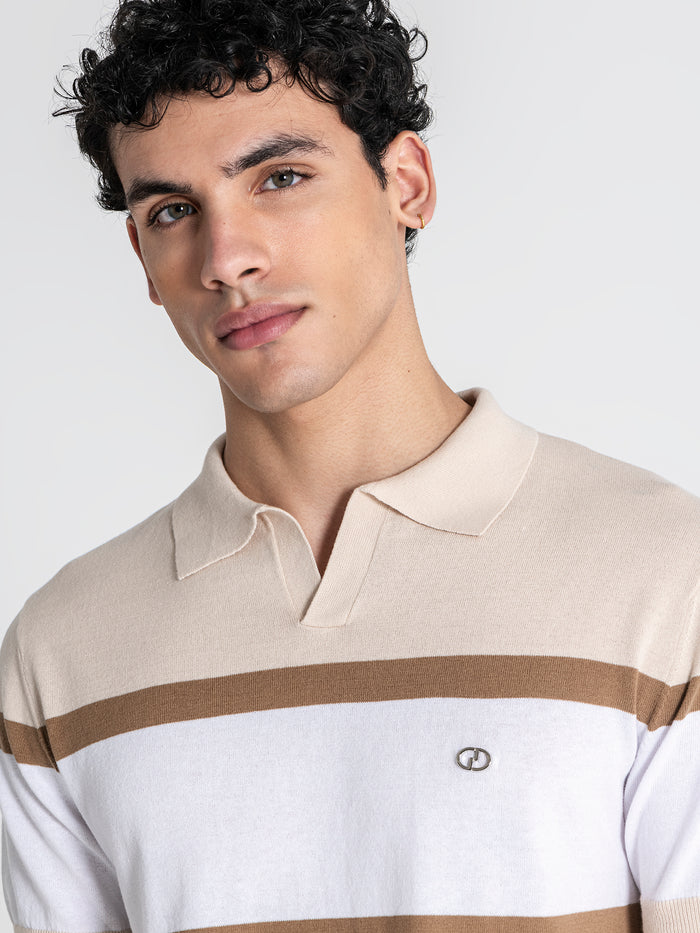 POLO DE MALHA BEGE ÀS RISCAS PONTO CHIC