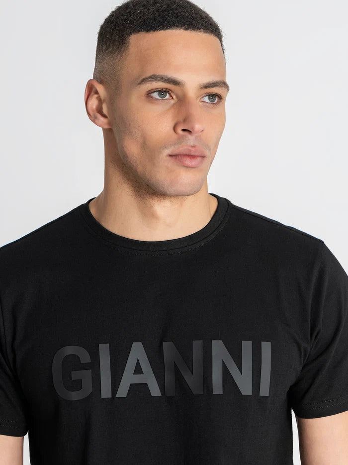 T-SHIRT PRETA LOGÓTIPO FRONTAL PONTO CHIC