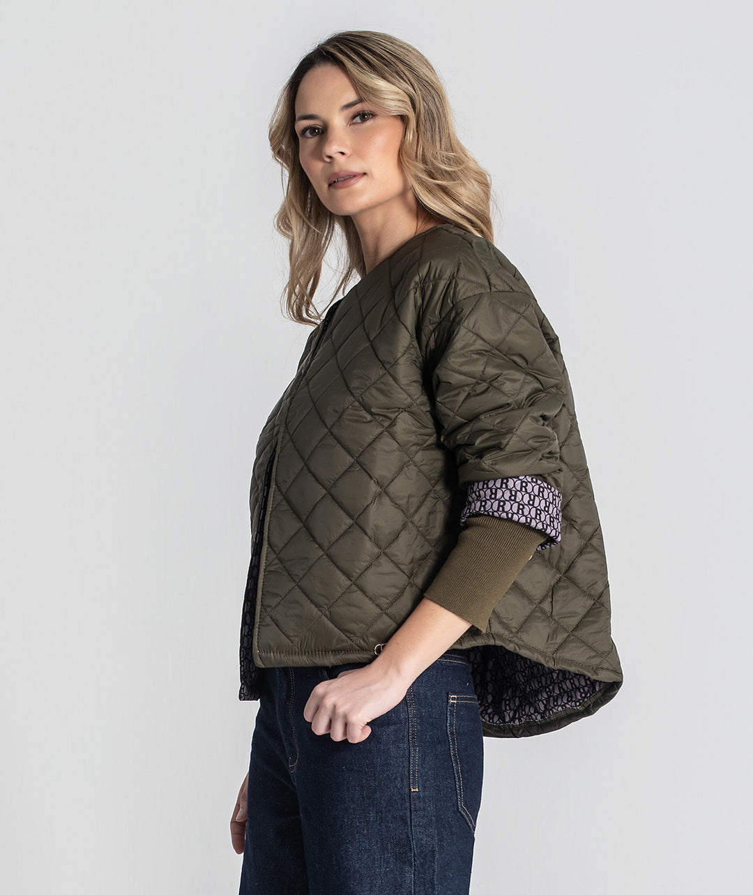 CASACO ACOLCHOADO VERDE TROPA COM INTERIOR ESTAMPADO RUGA