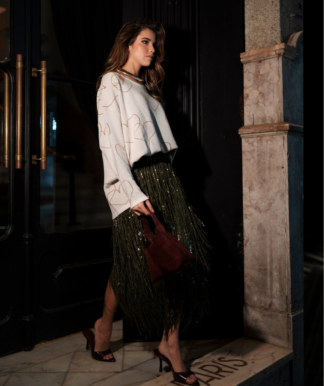 MALHA TRICOT CRU COM CORAÇÕES RUGA