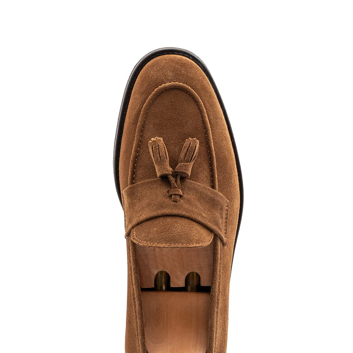 MOCASSIM CLÁSSICO CAMURÇA COM POMPOM CAMEL ZOLF
