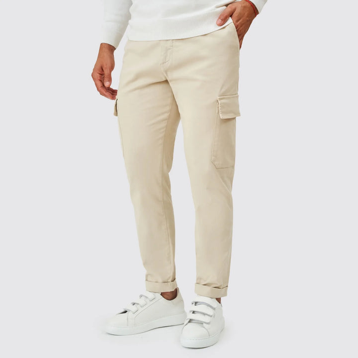 CALÇA CHINO COM BOLSO CARGO BEGE