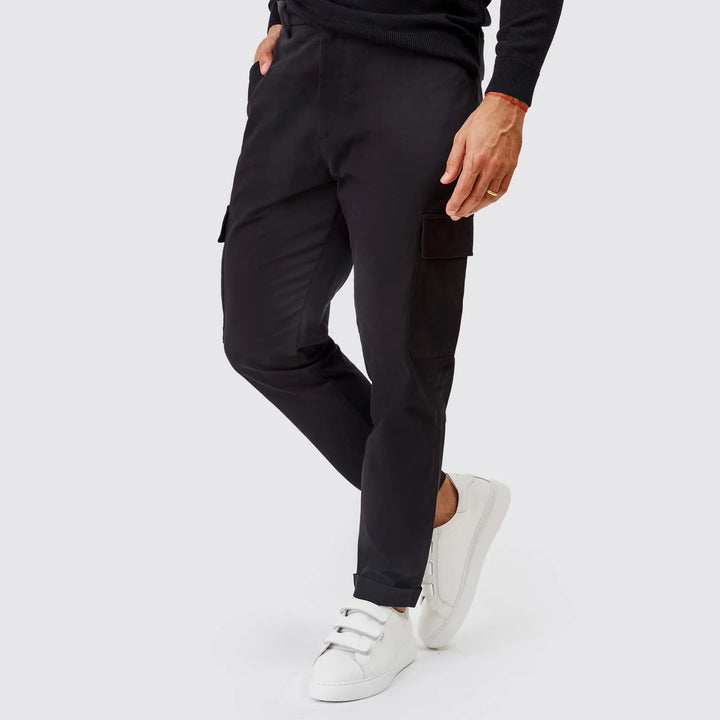 CALÇA CHINO COM BOLSO CARGO PRETA ZOLF