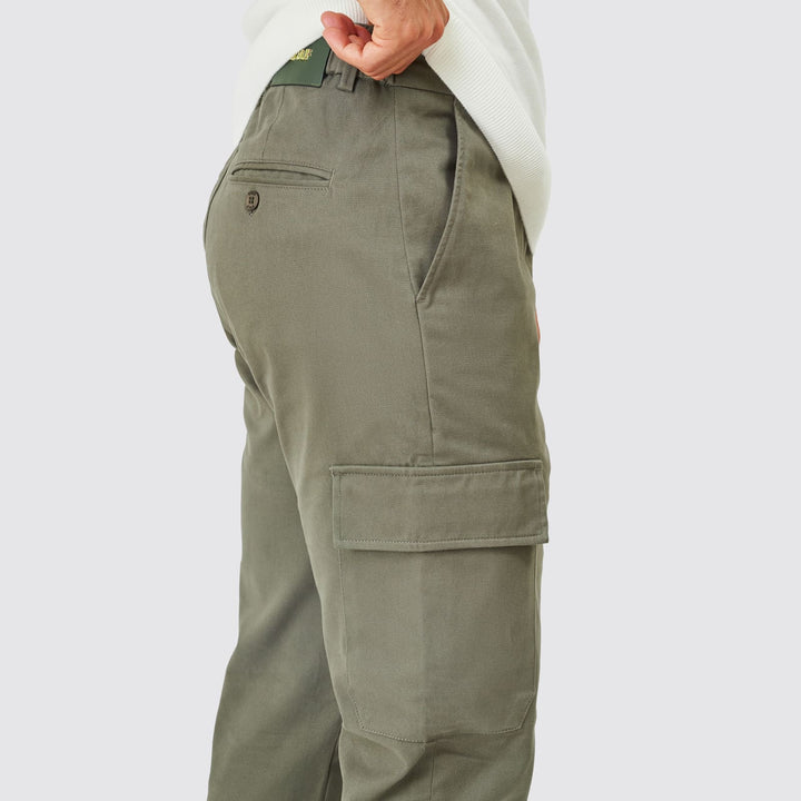 CALÇA CHINO COM BOLSO CARGO VERDE ZOLF