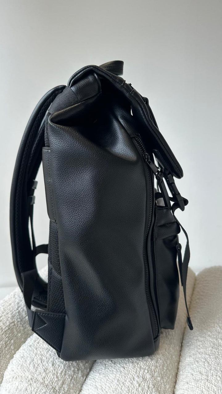 MOCHILA PRETA  ANTONY MORATO
