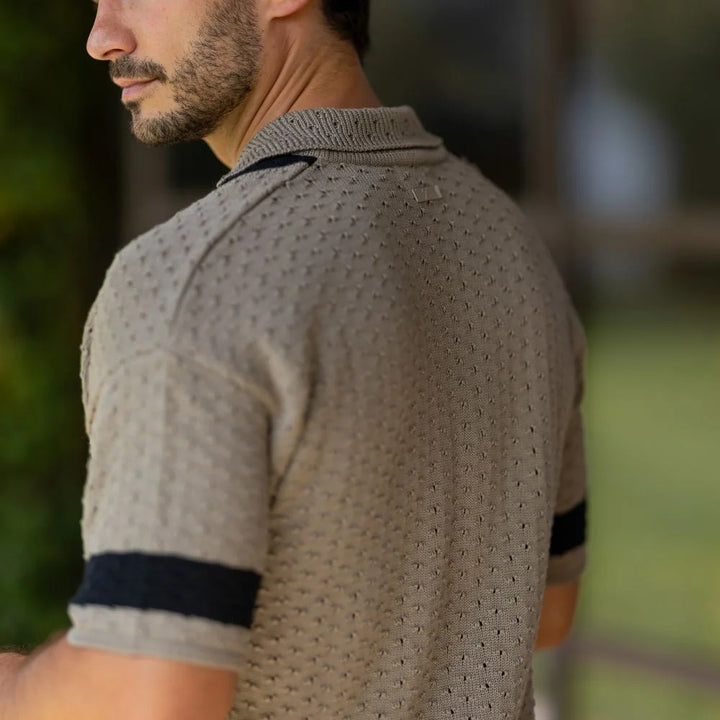 CAMISEIRO PONTO CROCHÊ PERFURADO COM RISCAS TAUPE ZOLF