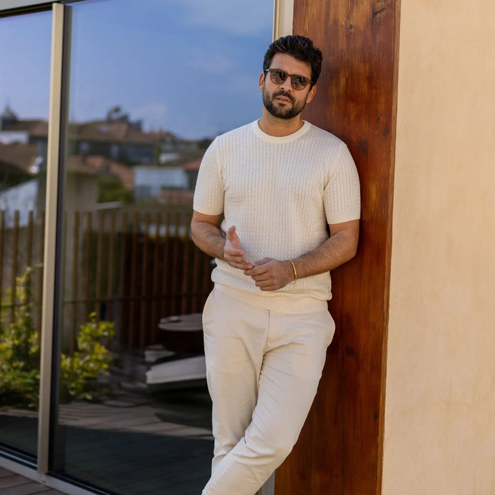 T-SHIRT BRANCA TRICOT COM TRANÇAS ZOLF