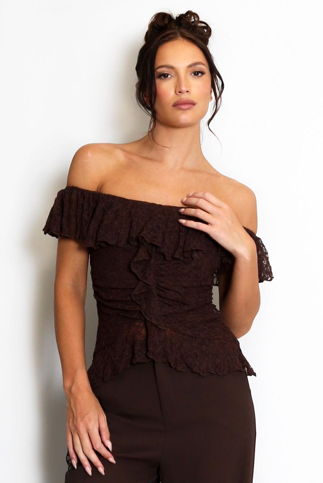 TOP CASTANHO EM RENDA COM ASSIMETRIA PONTO CHIC