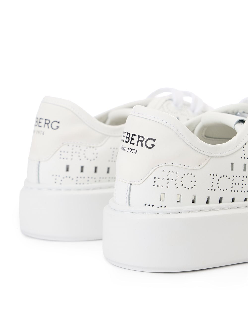 TÊNIS BRANCO COM PERFURADO ICEBERG WOMAN