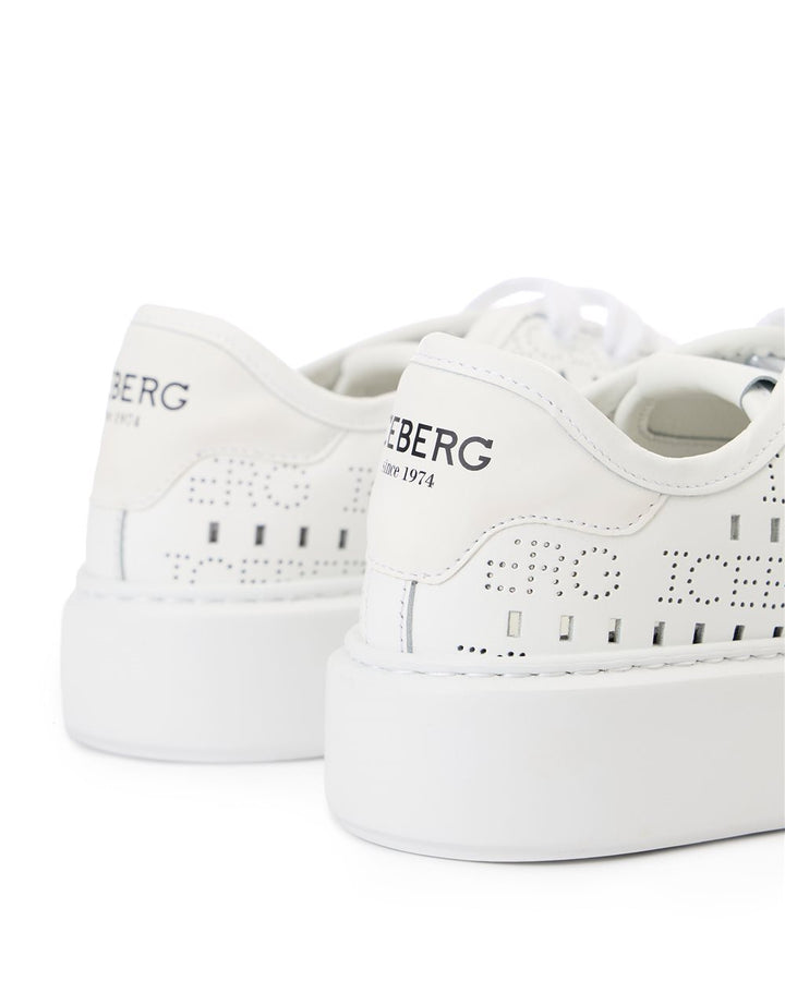 TÊNIS BRANCO COM PERFURADO ICEBERG WOMAN