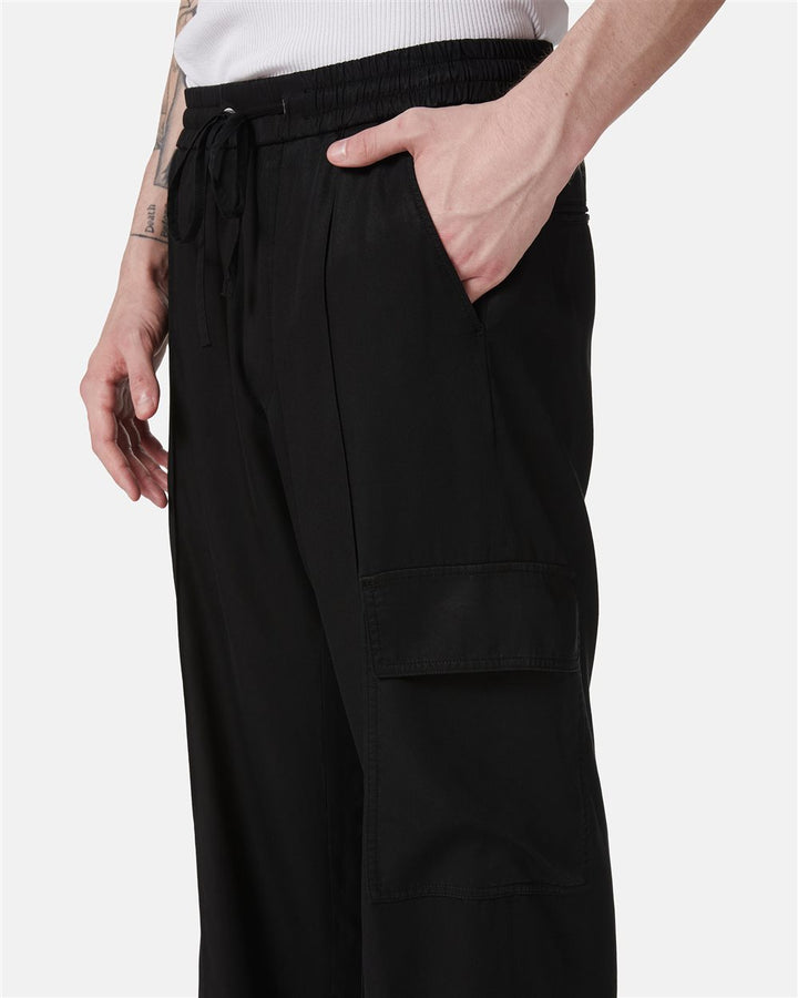 CALÇA CARGO PRETA COM BORDADO ICEBERG MEN