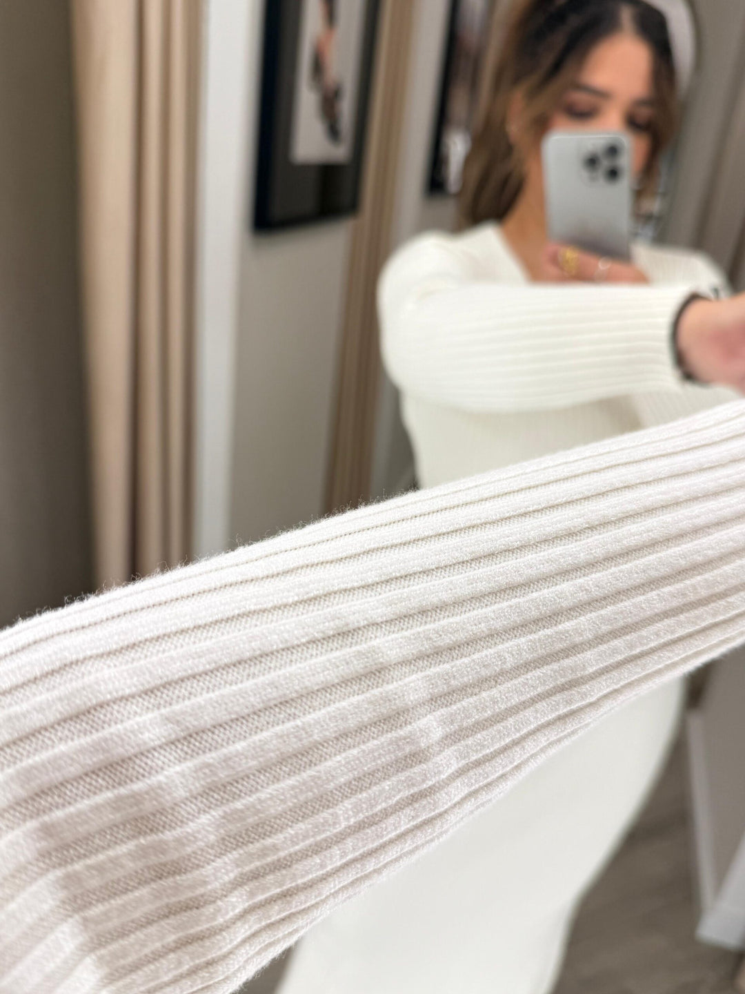 VESTIDO DE MALHA CRU PONTO CHIC