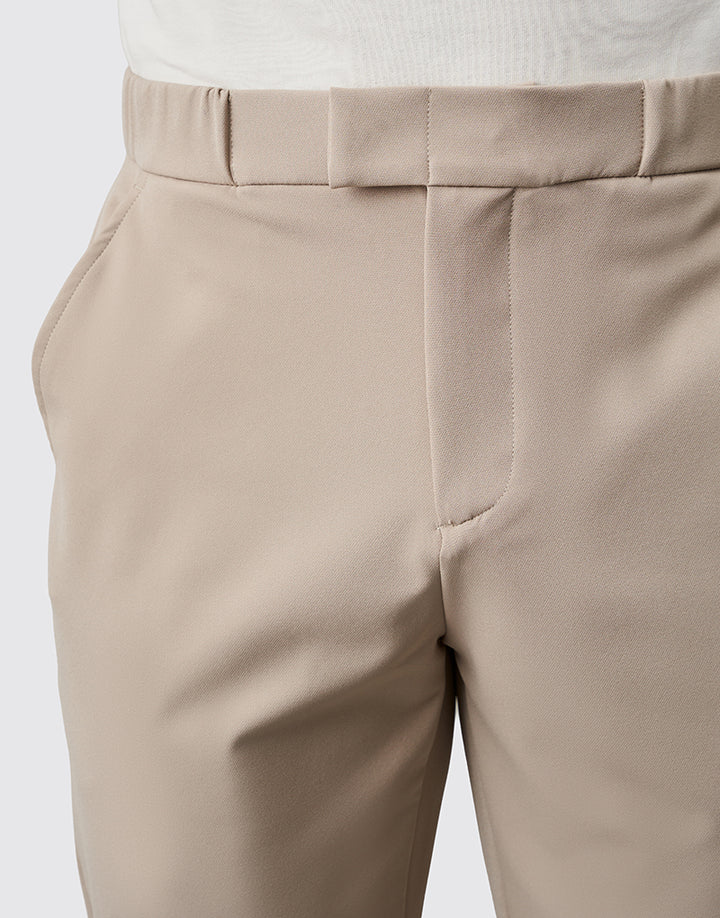CALÇA COM TECIDO TÉCNICO RELAXED FIT TAUPE ZOLF