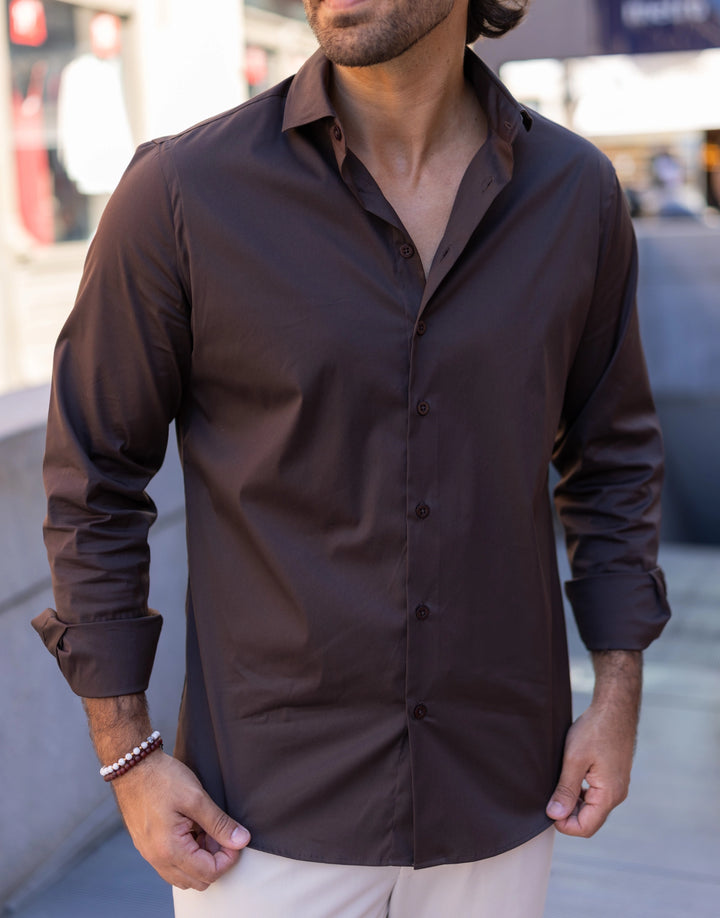 CAMISA CASTANHA SLIM FIT COM GOLA ITALIANA